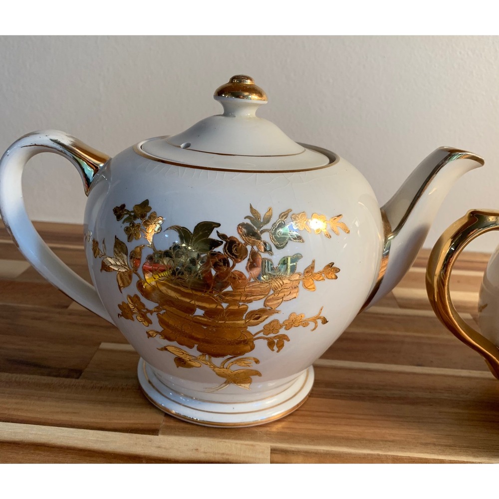 Sadler England Vintage Teapot Gold Gilded Floral White Ceramic Retro 1555B Rare